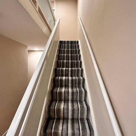 Canary Wharf Single Double And En-Suite Rooms 런던 외부 사진