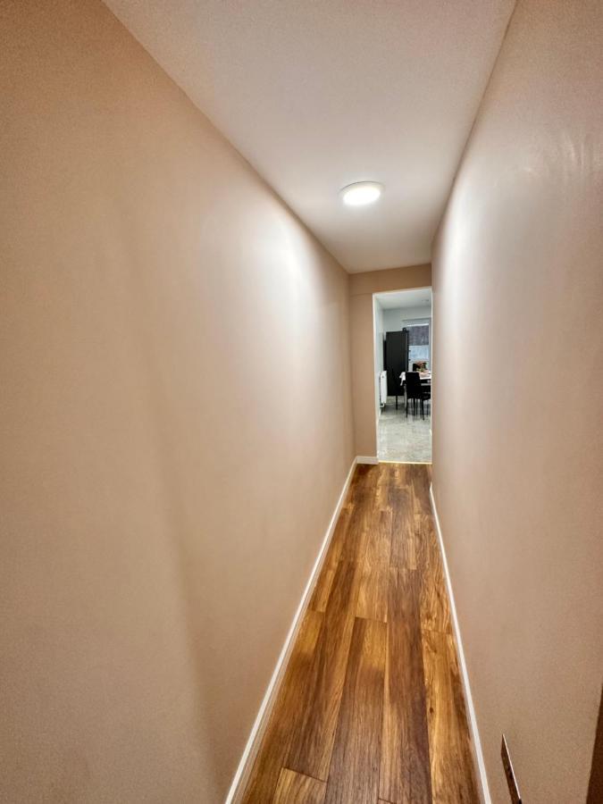 Canary Wharf Single Double And En-Suite Rooms 런던 외부 사진
