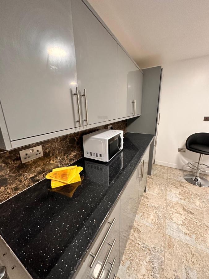 Canary Wharf Single Double And En-Suite Rooms 런던 외부 사진