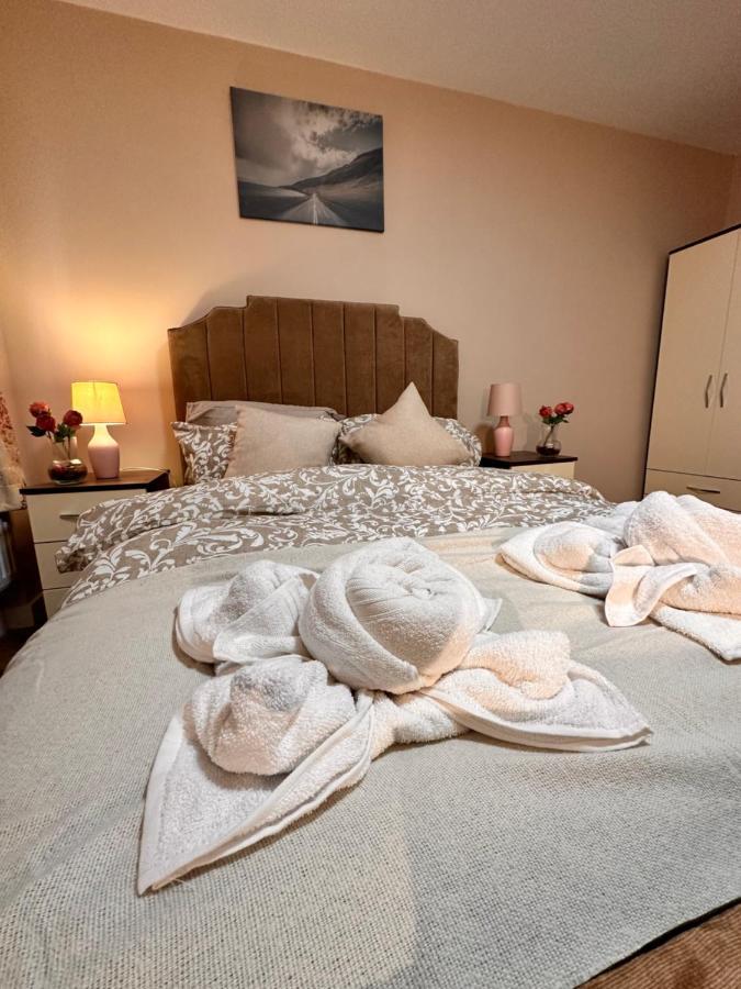 Canary Wharf Single Double And En-Suite Rooms 런던 외부 사진