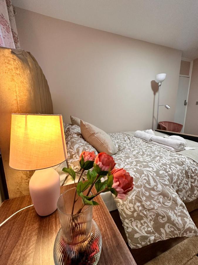 Canary Wharf Single Double And En-Suite Rooms 런던 외부 사진