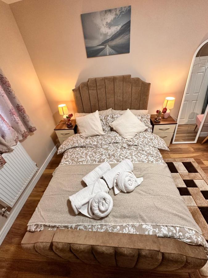 Canary Wharf Single Double And En-Suite Rooms 런던 외부 사진