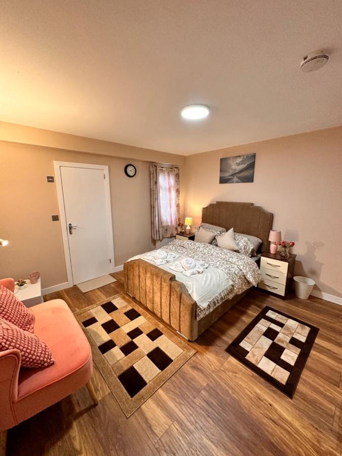Canary Wharf Single Double And En-Suite Rooms 런던 외부 사진