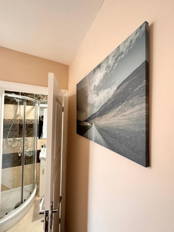 Canary Wharf Single Double And En-Suite Rooms 런던 외부 사진