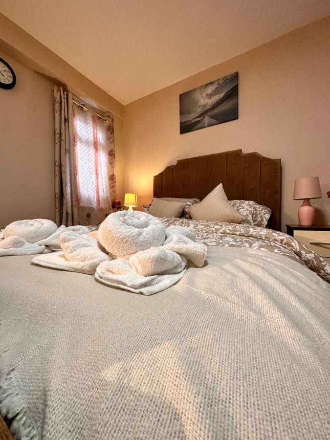 Canary Wharf Single Double And En-Suite Rooms 런던 외부 사진