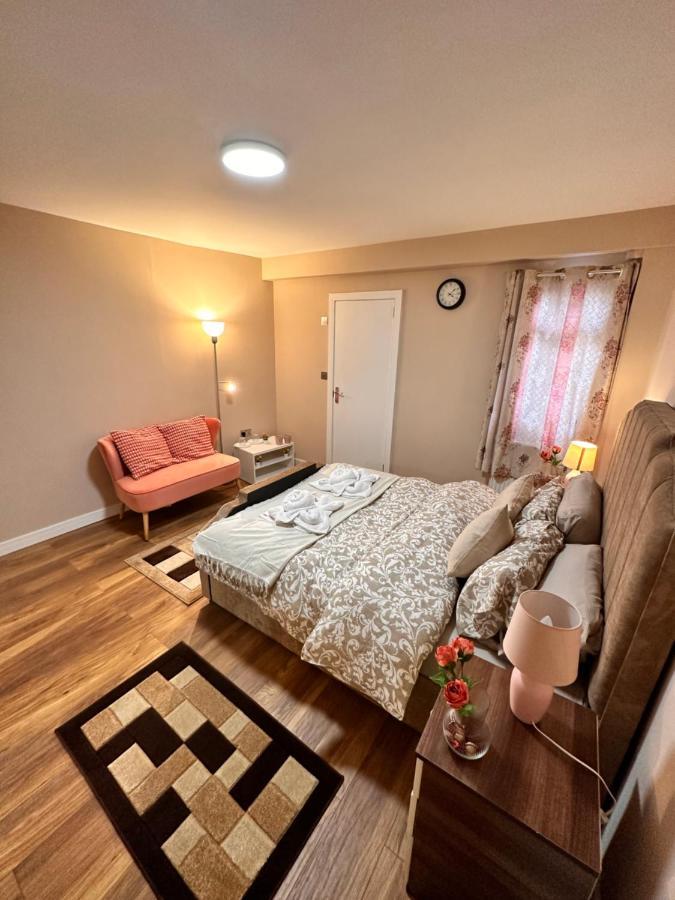 Canary Wharf Single Double And En-Suite Rooms 런던 외부 사진